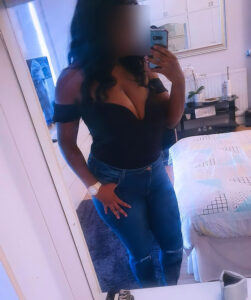 Chocolate Barbie Busty Ebony Birmingham Escort